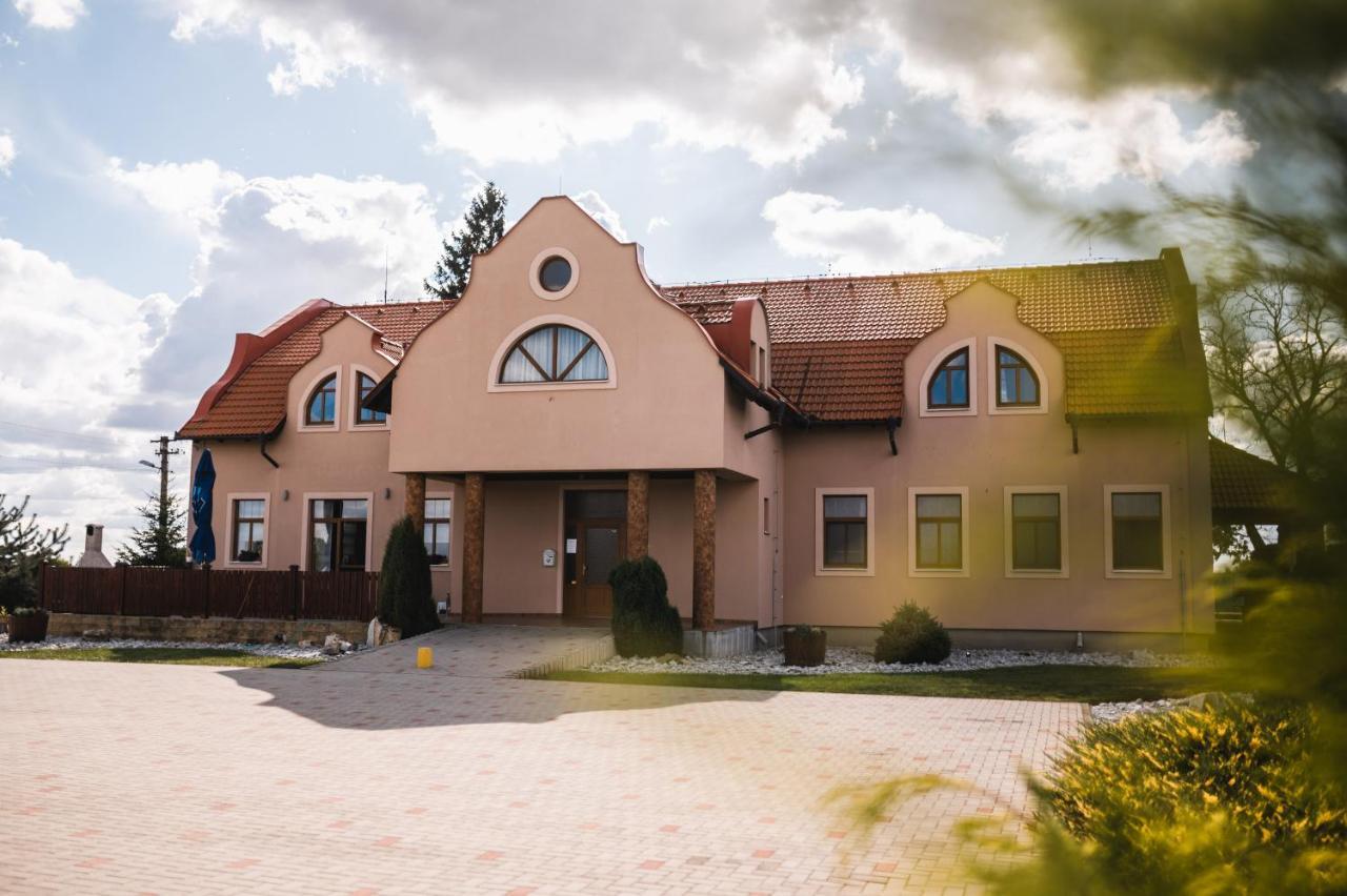 Motel Ard Sarovce Ngoại thất bức ảnh