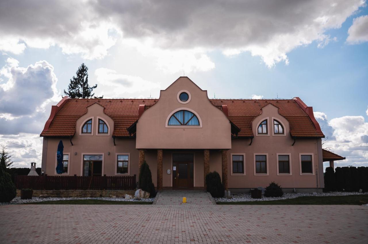 Motel Ard Sarovce Ngoại thất bức ảnh